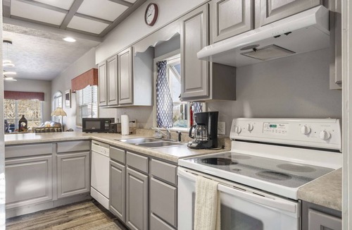 Branson West Condo | Stonebridge Condo on the Fairway