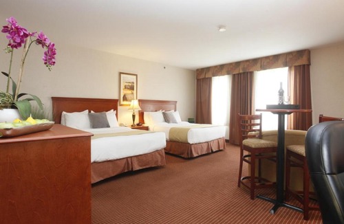 Dawson Creek Hotel | Stonebridge Hotel Dawson Creek