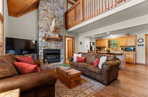 Branson West Cabin | Stonebridge Twin Lodge - 2 Living areas with 2 Huge Decks Gas and Charcoal Grills! | 20