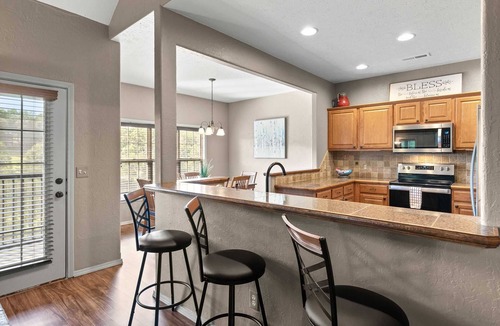 Branson West Condo | Stonebridge Villa - Golf course view - Great price for sleeping 10! Close to SDC.