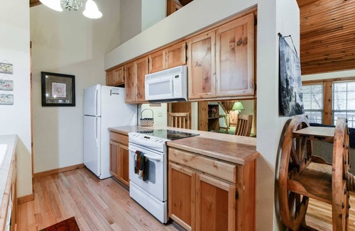 Branson West House | StoneBridge2 Bedroom Lodge -Endless Amenities in the Heart of the Ozarks - Lodge #10