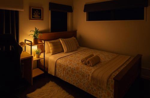 Rolleston House | Stonebrook Haven - AC Room, Dedicated Bath, Free Parking in Family House