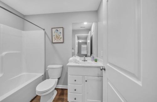 New Albany Apartment | Stonecrest 910, 2Bd Apt I Free Parking I Pool