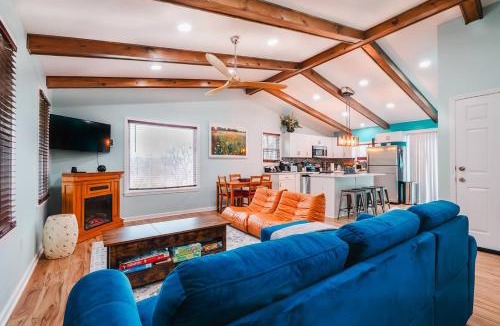 Front Royal House | Stonefire pizza oven frisbee golf and pond