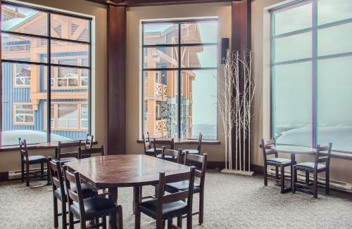 Big White Ski Resort Apartment | Stonegate Resort Unit B408