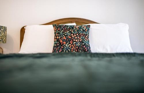 Amesbury Bed & Breakfast | Stonehenge Courtyard