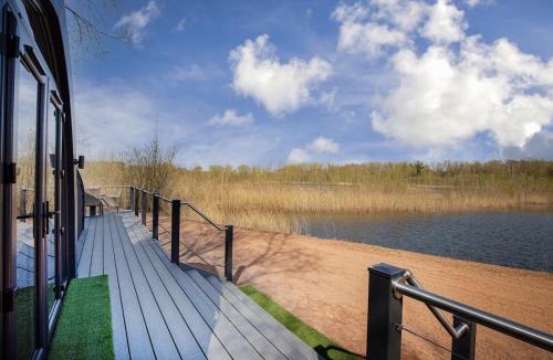 North Wheatley Apartment | Stonelake Lodges - Willow Walk luxury lakeside lodge with hot tub