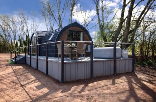 North Wheatley Apartment | Stonelake Lodges - Willow Walk luxury lakeside lodge with hot tub