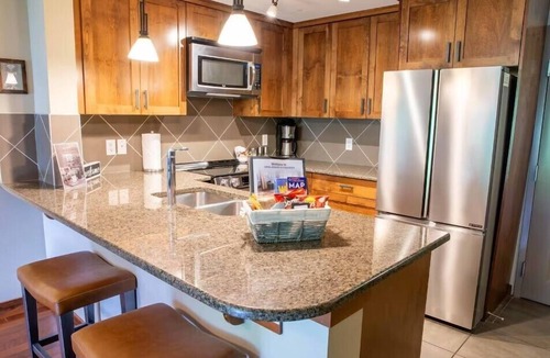Canmore House | Stoneridge Resort - Mountain View - Pool & Hot Tub