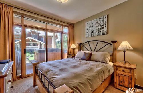 Sun Peaks Apartment | Stones Throw #12