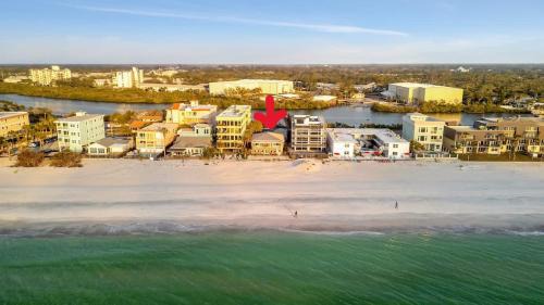 Independence Square Apartment | Stones Throw Beachfront Family Suite #3 VIEWS