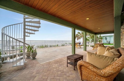 Independence Square Apartment | Stones Throw Beachfront Family Suite #3 VIEWS