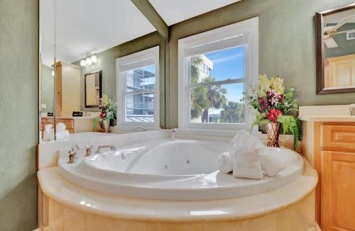 Independence Square Apartment | Stones Throw Beachfront Premier Suite #4 VIEWS