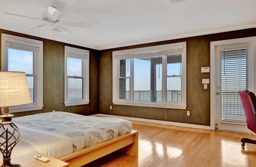 Independence Square Apartment | Stones Throw Beachfront Premier Suite #4 VIEWS