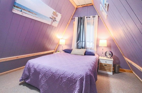 Regional District of Nanaimo Cottage | Stones Throw Cottage Retreat In Old Growth Forest