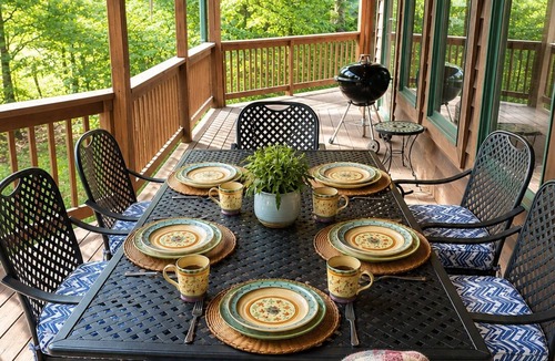 McHenry House | Stones Throw: Sleeps 12 6BR/5BA Game Room Fire Pit