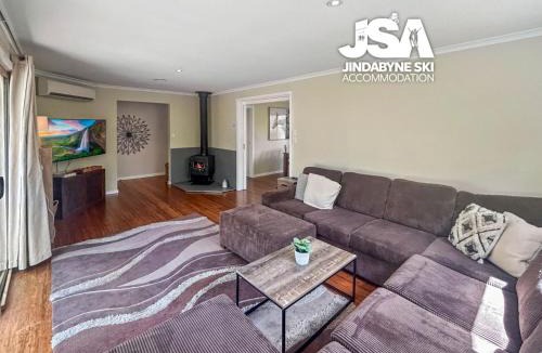 Jindabyne House | Stonewall