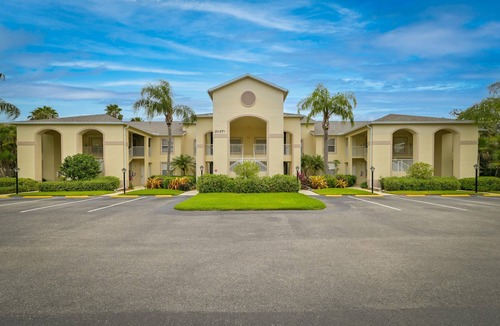 Stoneybrook Condo | Stoneybrook - Second Floor Condo overlooking the Green