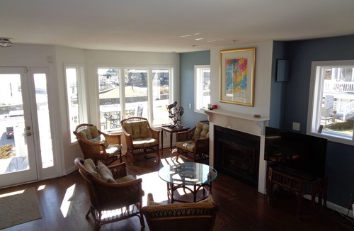 Stonington House | Stonington district on the water