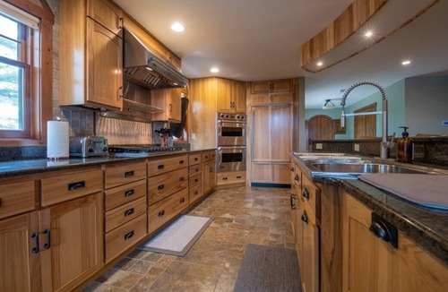 Three Lakes Cottage | Stony Crest Cabin - On Lakefront - Large Family-Sized Cabin w/ Games and Theater