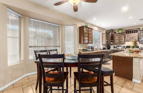 Glendale House | Stop "Heated Pool, Spa, Ping Pong, XBox, billiards
