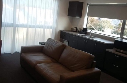 Hokitika Hotel | Stopforths Premium Accommodation