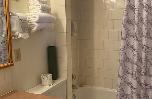 Smithers Hotel | Stork Nest Inn
