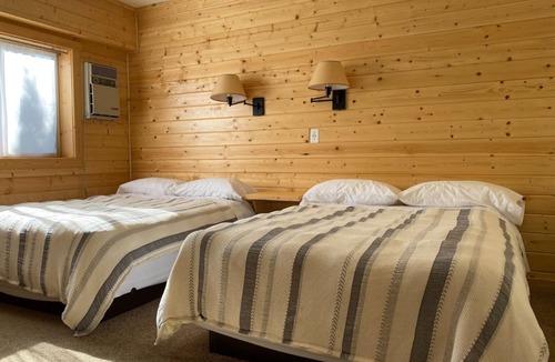 Smithers Hotel | Stork Nest Inn