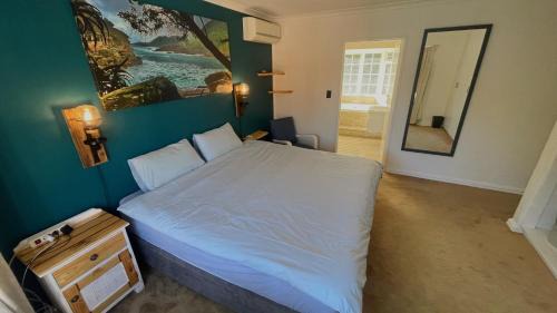 West Beach House | Storms River room Blouberg, own Bathroom, no load shedding
