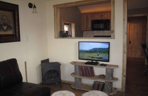Estes Park Cabin | Storybook Redemption Cabin - Best of Cozy Colorado Mountain Cabins - Prime Loc