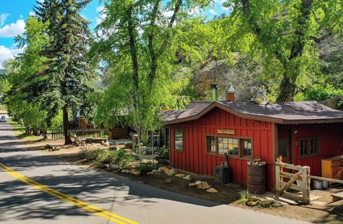 Estes Park Cabin | Storybook Reflection Cabin - Best of Cozy Colorado Mountain Cabins - Prime Loc