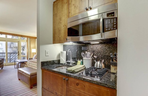Stowe Area Condo | Stowebound: Spruce Peak studio w/fireplace, a/c and resort amenities!