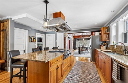 Stowe Village Historic District House | Stowestruck: Heart of Stowe Village, wood & gas fireplaces, deck, winter shuttle