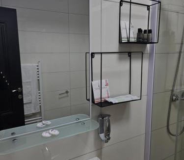 Tirgu Neamt Hotel | Străjerii Cetății