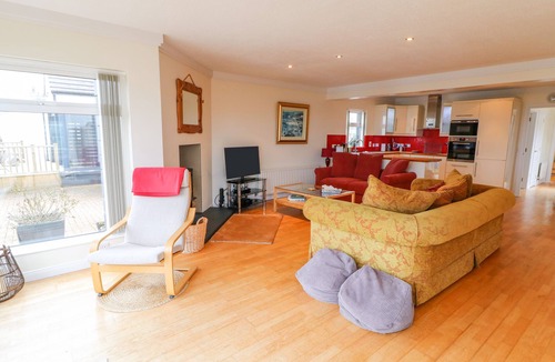 Castlerock Cottage | STRANDVIEW, pet friendly, country holiday cottage in Castlerock
