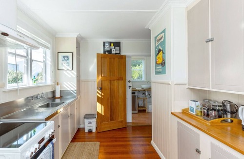 Martinborough House | Strasbourge Cottage Cozy Escape Near the town center for Couples & Families