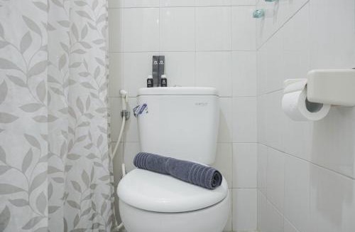 East Jakarta Apartment | Strategic and Comfy Studio at Signature Park Grande Apartment By Travelio
