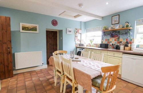 Beattock Cottage | Strathannan: A Charming Retreat