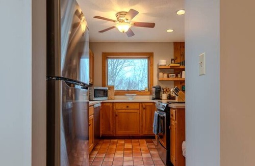 Stratton Mountain House | Stratton; 8 min. King beds, fire place, dogs ok!
