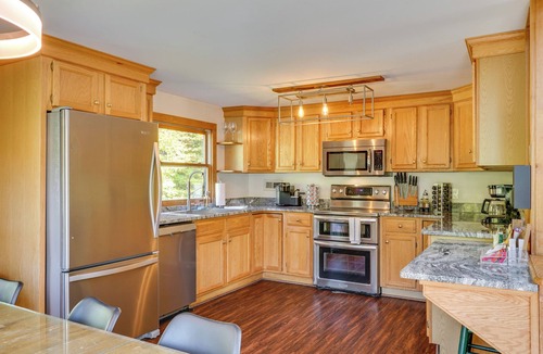 Stratton Mountain House | Stratton Shuttle Access! Vermont Mountain Hideaway