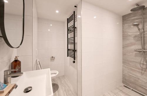 Stratum Apartment | Stratum's Theo's Loft - By T&S