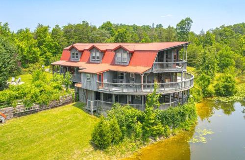 Kodak House | Strawberry Plains Cabin: Private Pond & Game Room!