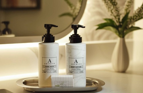 Los Angeles Hotel | Streamlined LAX Base | Shuttle + Gym + Work Lounge Comforts, Onsite Pool!
