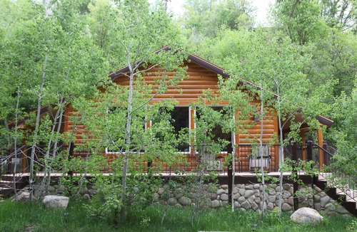 Sundance Cabin | Streamside 2 bd Cabin w/hot tub at Sundance.