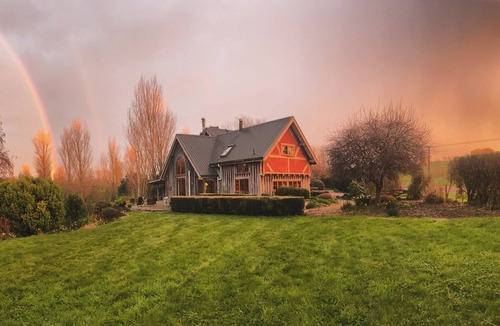 Richmond Downs House | Streamside Country Manor - Peaceful Spacious Country Retreat Near Hobbiton