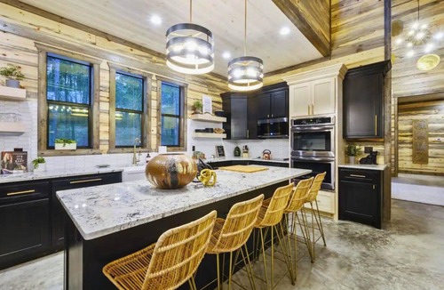 Broken Bow Cabin | Streamside Trio | Creekside Escape for Groups
