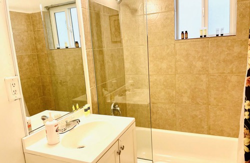Beverly Green Apartment | STRIP 2BR Condo NEARLVCC pet-Friendly Free-wifi SALE Las Vegas 4th of July