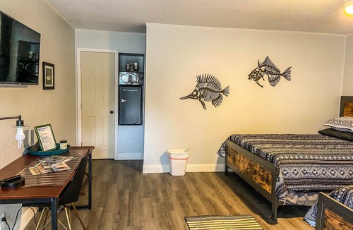 Quitman Hotel | Striper Bass Stay-Room 4