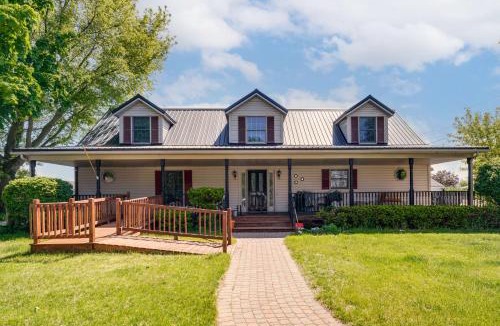 Lakeport House | Stroll Down the Beach to Lakeport State Park