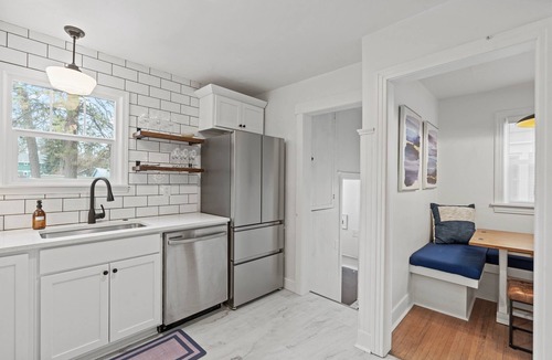 Manito House | Stroll to Manito Park, Cozy, Classic, Unforgettable | The Colette